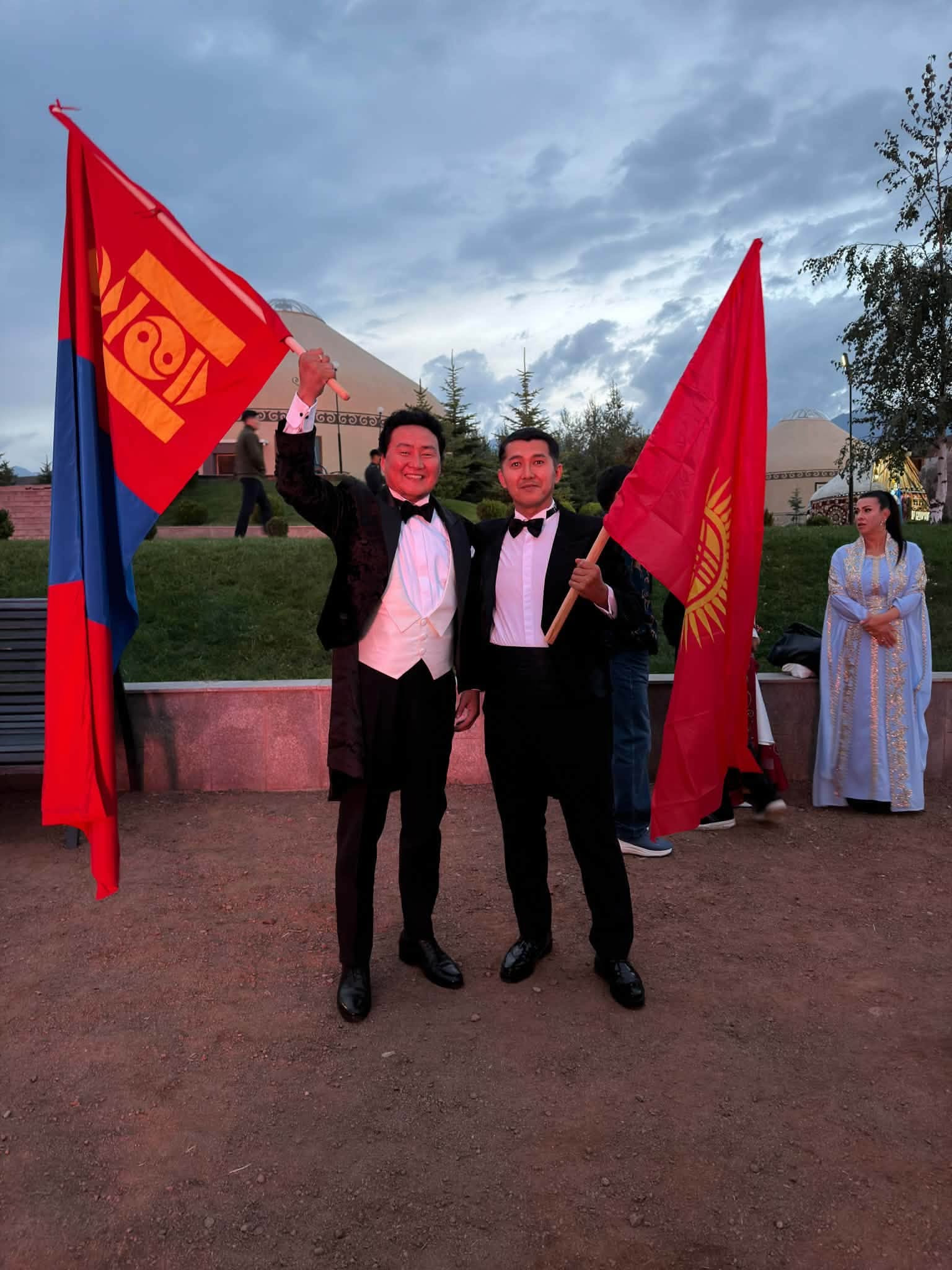 Дэлхийн нүүдэлчдийн VI наадмын олон улсын хос дуучдын уралдаанд МУГЖ Ө.Цэрэнчунт гутгаар байрт шалгарлаа